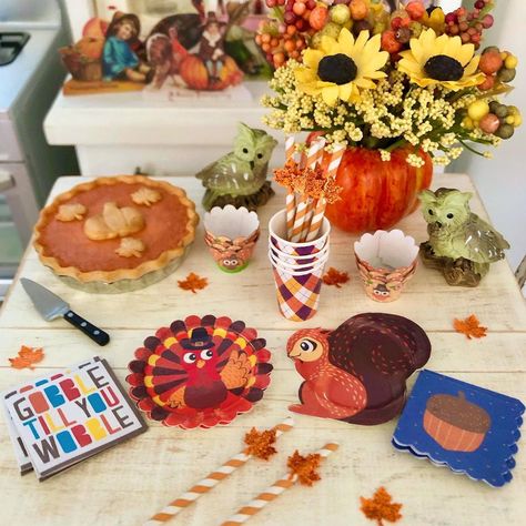 Thanksgiving Paper, Squirrel Print, Baking Book, 1 6 Scale, Paper Cupcake, Cupcake Wrappers, Miniature Crafts, Hand Shapes, Cup With Straw