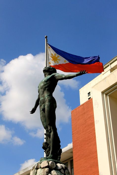 The Oblation Statue @ University of the Philippines Diliman, the country's premier state university. Follow rickysturn/manila Up Diliman Logo, Philippines Wallpaper, University Of The Philippines Diliman, University Of The Philippines, University Of Santo Tomas, Regions Of The Philippines, City View Apartment, Classic Academia, College Aesthetic