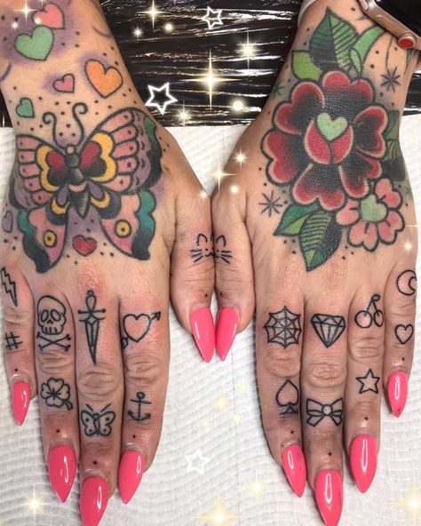 Kawaii Tattoos, Baddie Tats, Finger Tattoos Words, Rib Tattoos For Guys, Toe Tattoos, Tato Jari, Tato Henna, Finger Tattoo For Women, Finger Tats