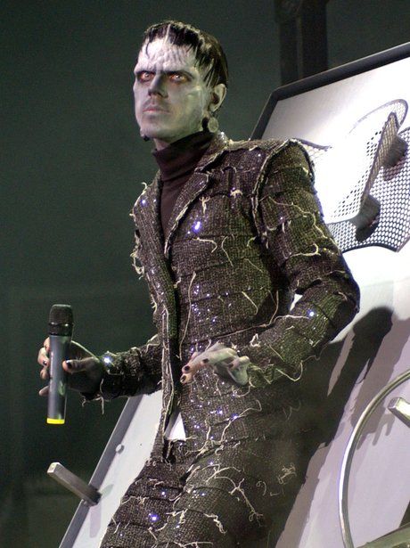 jake shears as frankeinstein onstage Frankenstein Cosplay Men, Jake Shears, Frankenstein Cosplay, Cosplay Men, Scissor Sisters, Boy Halloween, Halloween Boys, Latest Celebrity News, Cool Halloween Costumes