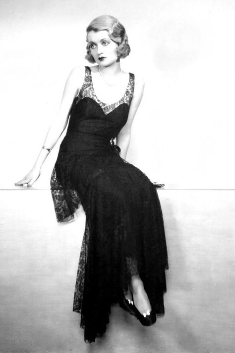 Constance Bennett Constance Bennett, Vintage Hollywood Stars, Joan Bennett, Classic Movie Stars, 1930s Fashion, Golden Age Of Hollywood, Vintage Hollywood, Hollywood Glamour, Vintage Beauty