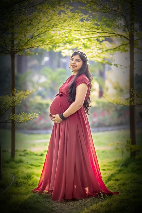 Maternity Outfits For Photoshoot, Shower Outdoor, Pregnancy Pics, Shower Photography, Maternity Photography Poses Couple, Maternity Photography Poses Pregnancy Pics, Couple Pregnancy Photoshoot, Pregnant Model, Maternity Photoshoot Outfits