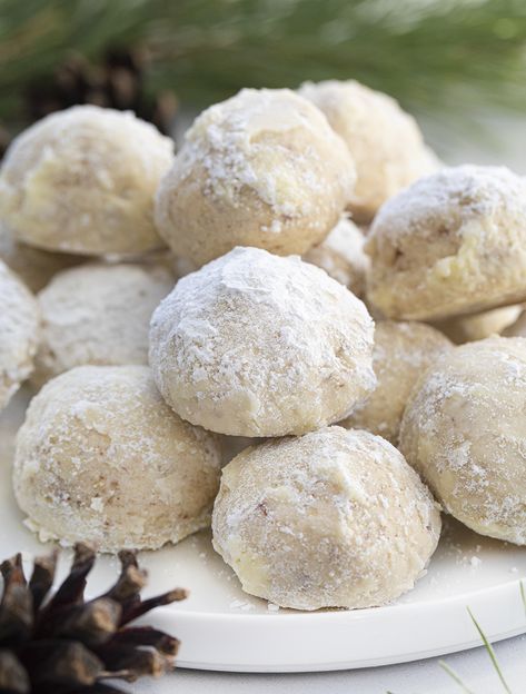 Chai Spice Cookies, Snowball Christmas Cookies, Mexican Wedding Cookies Recipes, Spiced Cookies, Ball Cookies, Best Holiday Cookies, Mexican Wedding Cookies, I Am Baker, Snowball Cookies