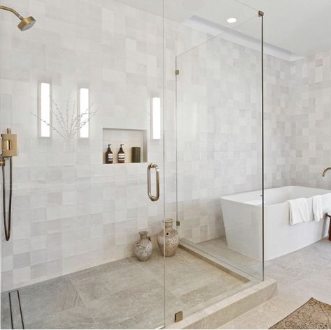 #bathtub #soakertub #bathroomdesign #interiordesign #homedecor #relaxation #bathroominspo #luxurybathroom #uniquedesign #boredpanda Galley Master Bath Remodel, Neutral Bathroom Tile Ideas, Neutral Bathroom Tile, Neutral Bathrooms Designs, Bathroom Remodel Plans, Luxury Spa Bathroom, Tub Design, Primary Bath, Tub Ideas