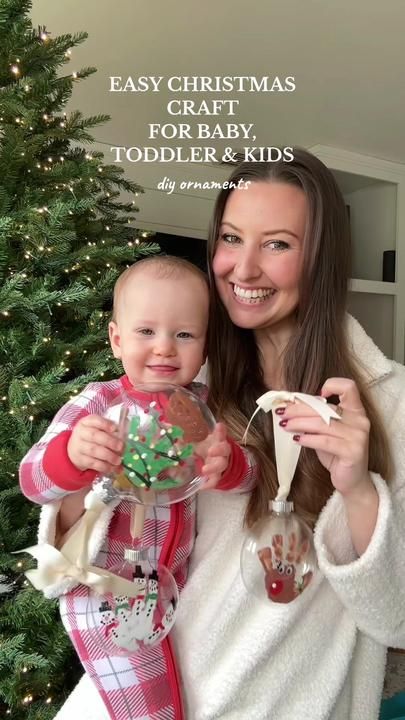 Baby Art Crafts, Toddler Christmas Tree, Christmas Handprint Crafts, Handprint Ornaments, Handprint Christmas, Keepsake Crafts, Mom Lifestyle, Christmas Crafts For Toddlers, Baby Handprint