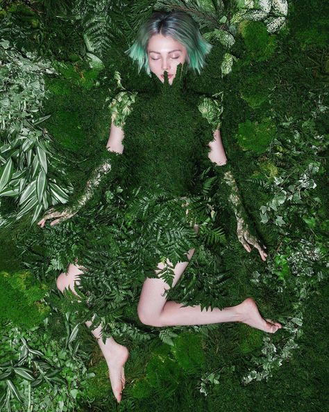 Surrealism on Instagram: “Mother nature by: Ellen Sheidlin 👉 @sheidlina” Creative Shoot, Plants Art, Surreal Scenes, Surreal Photos, Flower Plants, Photoshop For Photographers, Fantasy Photography, Surrealism Photography, Foto Art