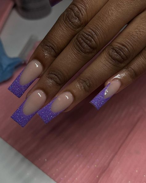 Purple Acrylic Nails Black Women, Dark Purple Nail Designs Prom, Purple Nails For Graduation, Graduation Nails Acrylic Purple, Dark Purple Glitter French Tip Nails, Light Purple Nails Short Square, Baddie Nails Acrylic Purple, Purple Nails For Birthday, Dark Purple Nail Inspo Acrylic