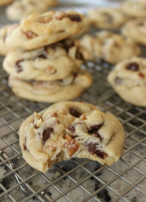 Caramel Pecan Cookies, Pecan Chocolate Chip Cookies, Pecan Chocolate, Chocolate Chip Pecan Cookies, A Glass Of Milk, Caramel Bits, Soft Chocolate Chip Cookies, Pecan Cookies, Caramel Cookies