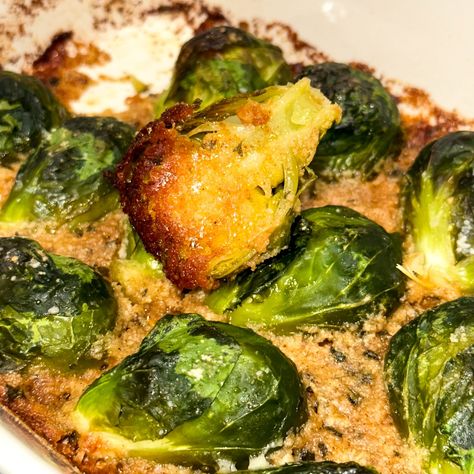 Parmesan Crusted Brussel Sprouts, Crusted Brussel Sprouts, Graham Recipe, Sprouts Recipe, Comfort Food Recipes, Brussels Sprouts Recipe, Parmesan Crusted, Dinner Sides, Savory Recipes