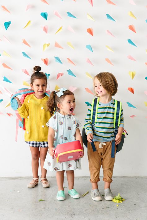 Back To School Photoshoot, School Photoshoot, Back To School Pictures, Kids Rainbow, Back To School Party, Baby Posters, Photoshoot Props, Kids Photoshoot, School Photography