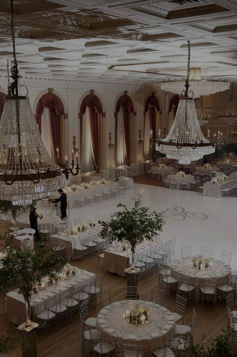 Arab Venues For Weddings, Wedding Aesthetic Luxury, Wedding Ideas Luxurious, Wedding Ideas Indoor Elegant, Wedding Venue Indoor Elegant, Wedding Reception Decorations Indoor Elegant, Wedding Venues Disney, Wedding Venues Ideas Indoor, Huge Wedding Reception