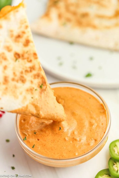 Copycat Taco Bell Creamy Jalapeno Sauce - Eating on a Dime Taco Bell Creamy Jalapeno Sauce Recipe, Chicken Quesadillas Sauce, Taco Bell Creamy Jalapeno Sauce, Taco Bell Jalapeno Sauce, Homemade Taco Sauce, Taco Bell Quesadilla Sauce, Taco Sauce Recipes, Quesadilla Sauce, Dipping Oil Recipe