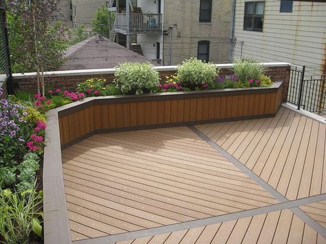 DeckScaping / Built in deck planter filled with shrubbery and flowers.  Plantings can be adjusted to provide a greater degree of privacy. Patio Flower Boxes, Raised Planter Boxes Plans, Balcony Planter Boxes, Building Planter Boxes, Deck Planter Boxes, Deck Railing Planters, Porch Planter, Planter Box Plans, Deck Planters