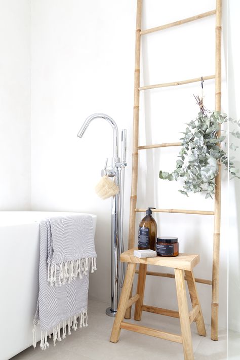 Bathroom @cpcollections Photography Studio Decor, Bathroom Organization Hacks, Copper Tub, Towel Ladder, Bamboo Bathroom, Bathroom Inspiration Decor, Future Apartment, Studio Decor, Bathroom Organization