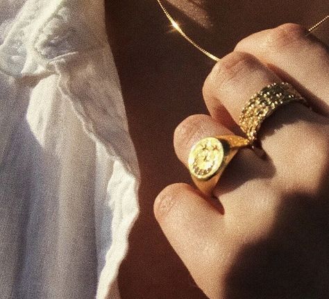 Gold Jewelry Men Aesthetic, Kaveh Aesthetic, Golden Rings For Men, Style Inspiration 90s, Magnus Lacrontte, Summer Party Planning, Lion Man, Cabin 7, Greece Outfit