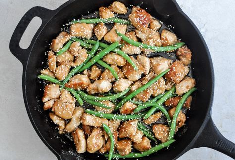 sesame chicken Healthy Sesame Chicken, Chicken Skillet, Iron Skillet Recipes, Cast Iron Skillet Recipes, Cast Iron Recipes, Low Sodium Recipes, Sesame Chicken, Skillet Chicken, Cast Iron Cooking