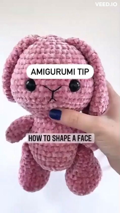 Crochet Bunny Face, Crop Top Crochet, Crochet Doll Tutorial, Crochet Jewellery, Crochet Hack, Crochet Tips, Crochet Amigurumi Free, Fun Crochet Projects, Crochet Instructions