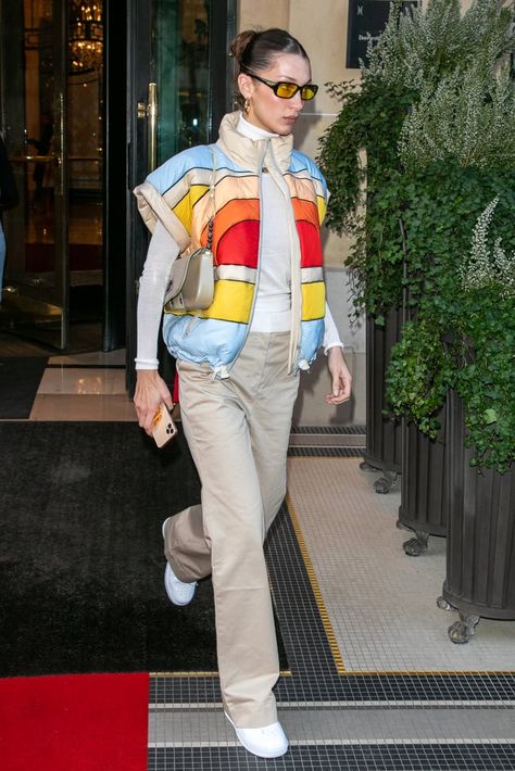 Stile Kendall Jenner, Hailey Rhode Baldwin, Bella Hadid Street Style, Bella Hadid Outfits, Sneakers Street Style, Bella Hadid Style, Hadid Style, Outfit Trends, Street Style Paris