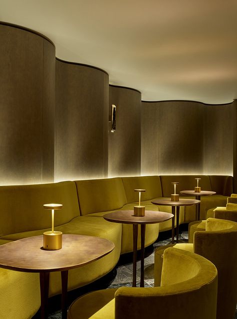 Yabu Pushelberg, Velvet Furniture, Custom Chandelier, Curved Wood, Salou, Green Rooms, Restaurant Interior Design, Hospitality Design, Hotel Design