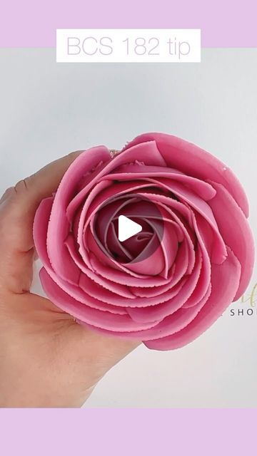 189K views · 4.5K likes | Kirsty on Instagram: "Simple rose cupcake. The BCS 182 tip is the best piping tip for a rose cupcake. You can also use the tip to make a trio of small roses which fit perfectly onto a cupcake top 😍 #cupcakequeen #buttercreamcupcakes #cupcakebouquet #floralpiping #cupcakebouquetsofinstagram  #buttercreamflowers #cupcakeart #cupcakesofinstagram #cakedecorating #floralcake #cupcakes #cupcakedesign #cakeart #flowerpiping  #cakedesign #cupcakeoftheday #cupcake #cakeideas #cakelove #cakedecorator #cupcakebouquet  #handpipedflowers #pipingflowers #pipingskills  #pipedflowers #pipingtutorial #buttercreamflowertutorial  #cupcaketutorial #cupcakes #buttercreamroses #buttercreamrose" Buttercream Flowers Tutorial, Piping Tutorial, Rose Cupcake, Making Decorations, Piping Tip, Cupcake Queen, Piping Flowers, Buttercream Roses, Cupcake Tutorial