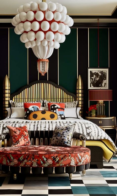 Eccentric Bedroom Decor, Funky Bedroom Decor, Vintage Maximalist Decor, Estilo Kitsch, Funky Bedroom, Bold Bedroom, Eclectic Bedroom, Maximalist Decor, Maximalism