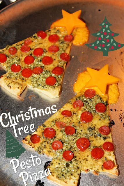 Christmas Tree Pesto Pizzas Christmas Pizzas, Pesto Pizza Sauce, Red Pizza Sauce, Red Pizza, Christmas Pizza, Easy Christmas Treats, Pesto Pizza, Mini Pizzas, Christmas Week