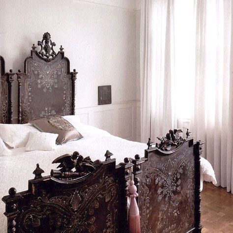 Carved Beds, Sweet Home Style, Single Ladies, Antique Beds, King Bed Frame, Dreamy Bedrooms, Bed Frames, Beautiful Bedrooms, Dream Bedroom