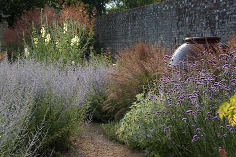 Oxfordshire — Dan Pearson Studio Private Garden Design, Dan Pearson, Piet Oudolf, Dry Garden, Gravel Garden, Garden Pathway, Ornamental Grasses, Private Garden, Plant Design