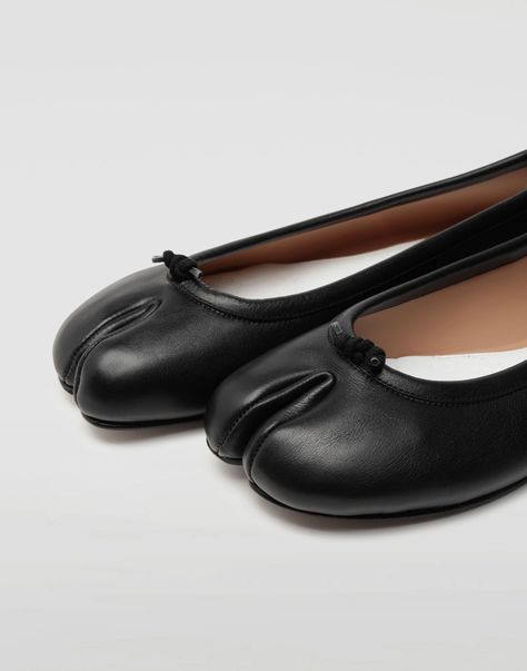 Discover Tabi Calfskin Ballerinas for Women, and shop on the official Maison Margiela e-store. Margiela Tabi Ballet Flats, Tabi Ballet Flats, Tabi Shoes, Margiela Tabi, Womens Ballet Flats, Shoes For Women, Online Boutique, Ballet Flats, Calf Skin