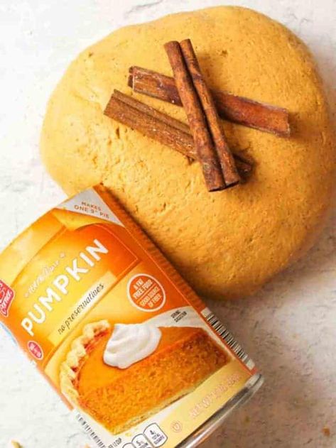 Pumpkin Puree Playdough, No Cook Pumpkin Playdough, Pumpkin Pie Playdough Recipe, Pumpkin Playdough Recipe No Cook, Pumpkin Play Doh, Pumpkin Playdough Recipe, Pumpkin Pie Playdough, Pumpkin Playdough, Edible Playdoh