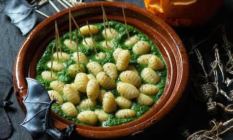 Witchetty grubs in swamp juice Swamp Juice, Spinach Sauce, Nibbles For Party, Uk Recipes, Halloween Party Snacks, Potato Gnocchi, Easy Halloween Food, Healthy Halloween, Spiced Pumpkin