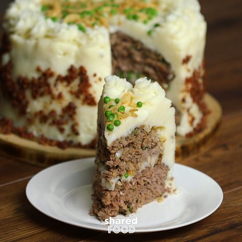 Easy July 4th Recipes, Meatloaf Cake, Meat Cake, Mashed Potato Cakes, How To Cook Meatloaf, Cake Liner, Hot And Sour Soup, Best Meatloaf, Dog Cakes