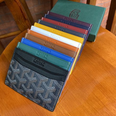 Goyard Clutch, Goyard Card Holder, Sneakerhead Room, Mens Luxury Lifestyle, Goyard Wallet, Mens Gadgets, Expensive Jewelry Luxury, Cute Wallets, Guys Clothing Styles