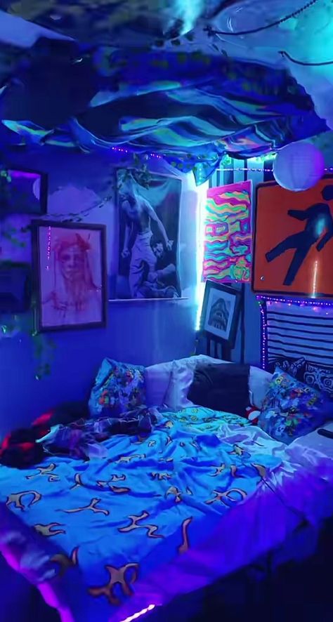 Skateboarder room ideas Skater Boy Bedroom, Skater Boy Room, Skater Room Aesthetic, Skater Room Ideas, Skater Bedroom, Skate Room, Skater Room, Graffiti Room, Vibe Rooms