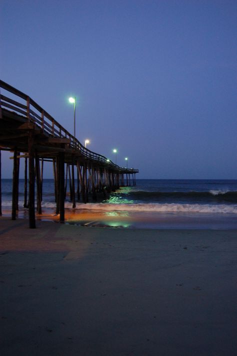 OBX The Jersey Shore, Obx Shifting Visualization, Obx Visualization, Beachside Town Aesthetic, Vintage Wallpaper Aesthetic, Boardwalk Aesthetic Night, Boardwalk Aesthetic, Beach Town Life Aesthetic, Small Beach Town Aesthetic