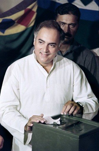 Rajiv Gandhi Rajiv Gandhi, Budgeting, Mens Tops