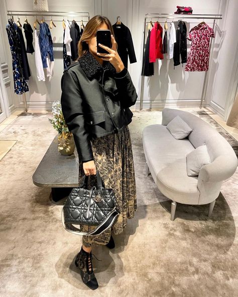 Eleonora Fagnani | Fashion Stylist (@couturelovers) • Instagram photos and videos Dior Toujours Bag Outfit, Strap Outfit, Dior Strap, Dior Bag Outfit, Dior Boots, Dior Skirt, Bag Outfit, October 31, Dior Shoes