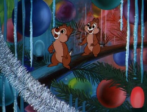 Chip and Dale Christmas Disney Merry Christmas, Mickey Christmas, Chip And Dale, Old Disney, Disney Holiday, Christmas Cartoons, Christmas Memory, Mickey Mouse And Friends, Noel Christmas