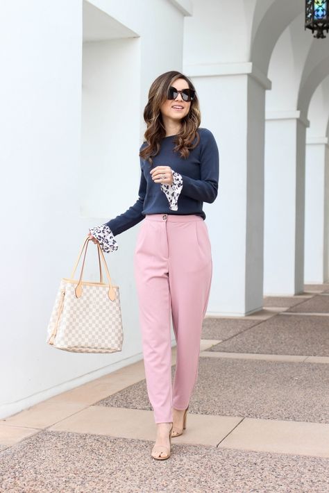 style blogger shares 6 pink pants to wear this season Pink Office Attire, Pale Pink Trousers Outfit, Pale Pink Pants Outfit, Blush Pink Pants Outfit, Light Pink Color Combinations Outfit, What To Wear With Pink Pants, Pastel Pink Pants Outfit, Pink Joggers Outfit Casual, Pastel Pants Outfit