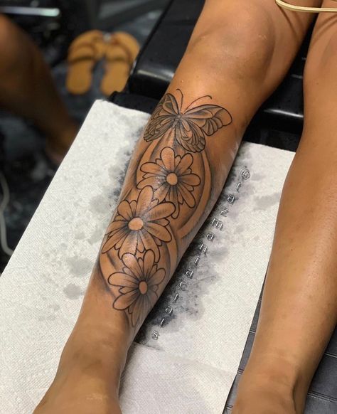 Leg Tattoos Black Women, Dynamic Tattoo Ink, Tattoos Black Women, Lower Leg Tattoos, Tattoos For Women Half Sleeve, Hip Tattoos Women, Black Girls With Tattoos, Tattoos For Black Skin, Tattoos Women