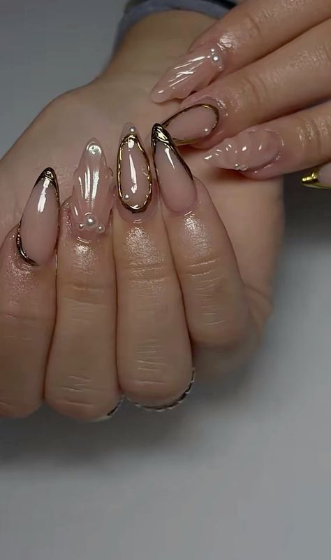 Red Mermaid Nails, Nude Almond Nails With Design, Nails 21st Birthday, Champagne Nail Designs, Inspirational Nails, Claudia Jessie, Champagne Nails, Jade Nails, Nail Types