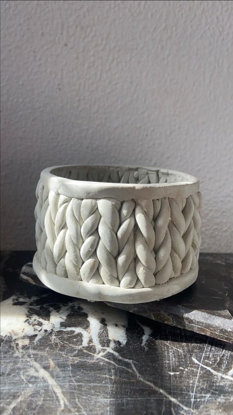 Ceramics Combination Projects, Braided Coil Pottery, Coil Pinch Pots, Coil Clay Pot Ideas, Ceramic Coiling Ideas, Visible Coil Pots, Clay Coil Vase Ideas, Flower Coil Pot, Smooth Coil Pots Ideas