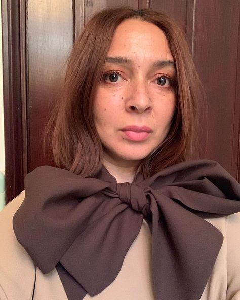 Maya Rudolph • Princesstagram on Instagram: “BUTTERSCOTCH/CHOCOLATE🍫 🍫🍫@rodarte”