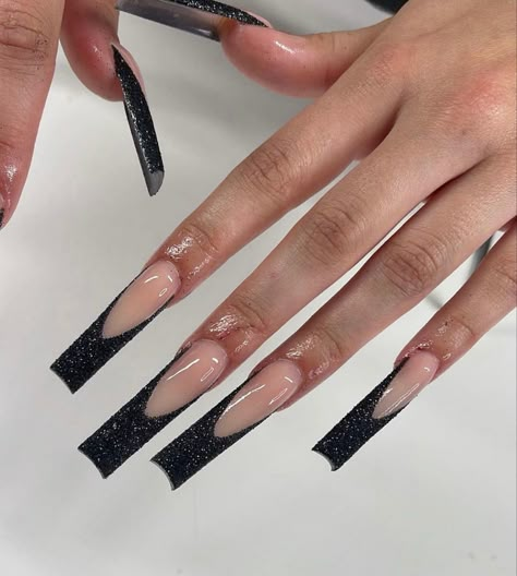 Matte Black Square Acrylic Nails, Black Glitter Nails Square, Long V French Tip Nails, Medium Prom Nails, Black Acrylic Nails Birthday Set, Black Nails Prom Ideas, Black Long Acrylic Nails Square, Black Nail Sets Acrylic, Black Nail Designs Prom