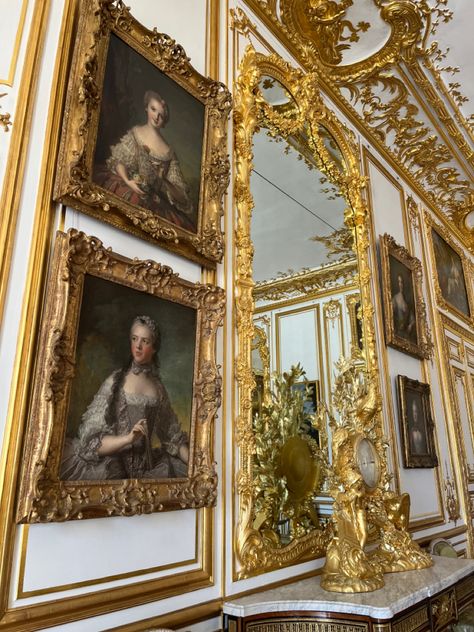 Marie Antoinette Versailles, Palace Of Versailles Aesthetic, Palace Of Versailles Interior, Versailles Decor, Historical Collage, Versailles Wallpaper, Versailles Aesthetic, 1800 Aesthetic, Versailles Castle