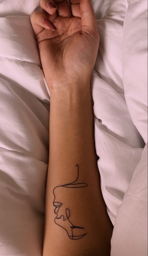 Minimal face outline tattoo Face Silouette Tattoo Woman, Abstract Face Tattoo For Women, Face Sillouhette Tattoo, Single Line Portrait Tattoo, Abstract Tattoo Face, Tattoo Face Outline, Abstract Faces Tattoo, Single Line Face Tattoo, One Line Tattoo Face