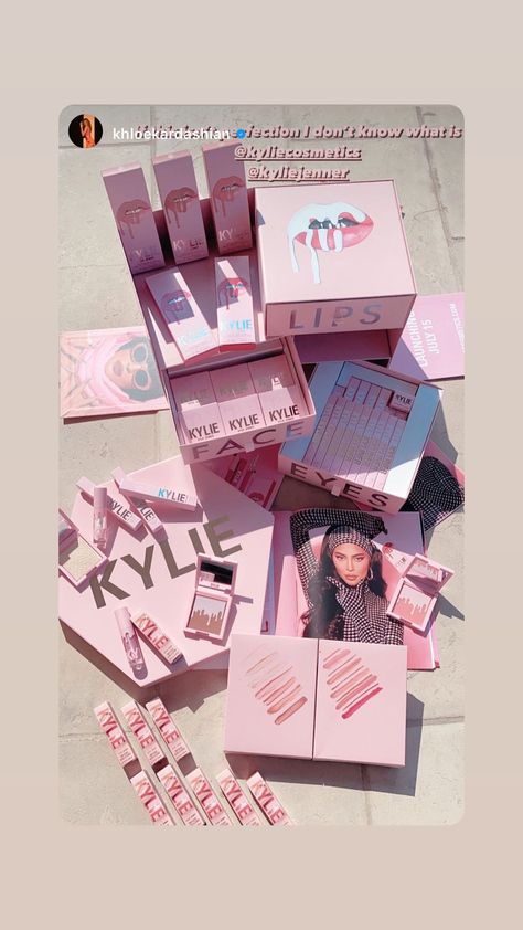 Stories • Instagram Kylie Jenner Makeup Collection, Maquillage Kylie Jenner, Cosmetic Business, Kylie Collection, Penyimpanan Makeup, Kylie Makeup, Kylie Baby, Kylie Lip Kit, Kylie J