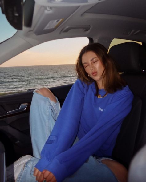 Jourdan Sloane, Clear My Mind, Car Poses, Creation Photo, Selfie Poses Instagram, Photography Posing Guide, Alone Time, Posing Guide, Photo Pose Style