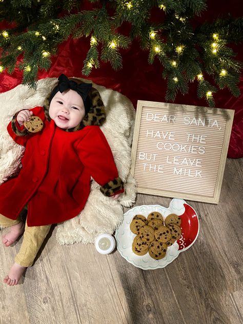 Milk And Cookie Photo Shoot, Santa Milk And Cookies, Xmas Pics, Christmas Baby Pictures, Cookie Pictures, Xmas Pictures, Christmas Pics, Loving People, Milk And Cookies