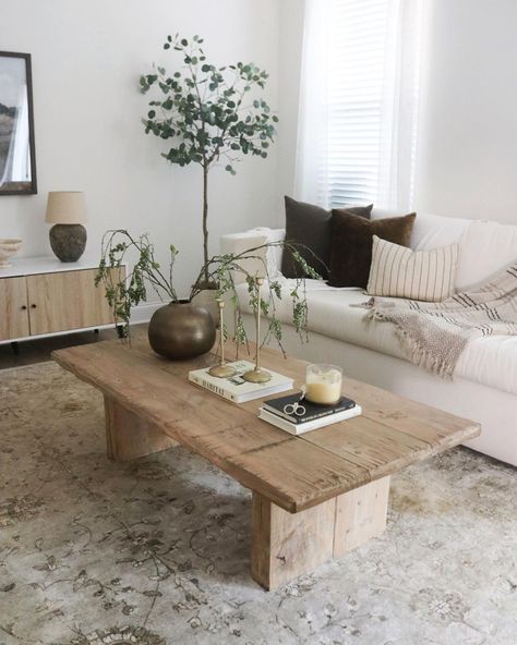 Wood Coffee Table Living Room, Natural Wood Coffee Table, Diy Home Furniture, Living Table, Arm Chairs, Decor Home Living Room, Living Room Inspo, Living Room Coffee Table, Apartment Living Room